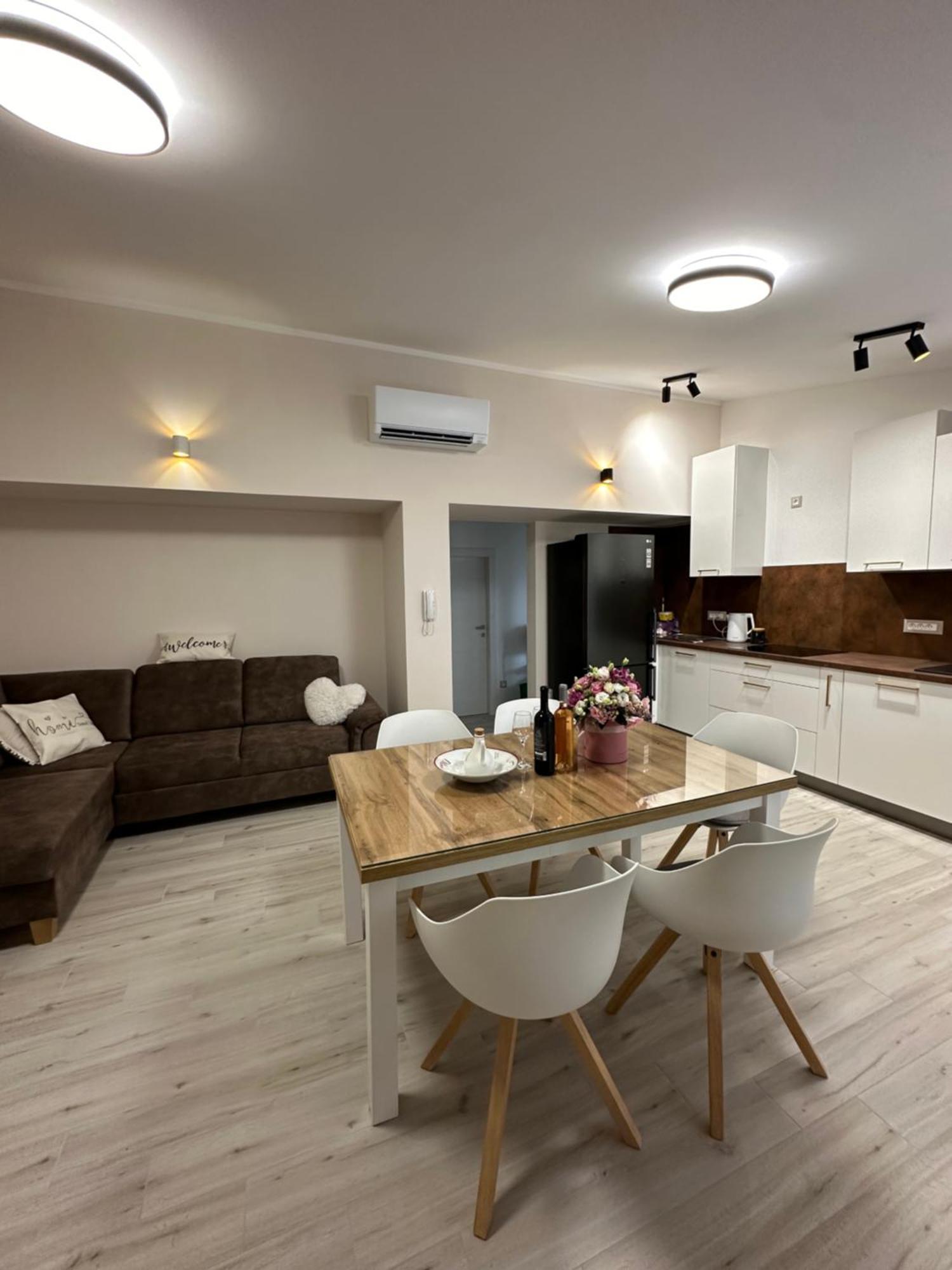 Bee House Suite - Brand New Apartment 100 M From Sea Kaštela Eksteriør billede